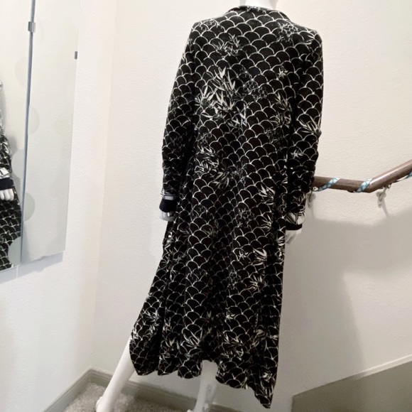 B&W Print Kimono Duster Cardigan - Picture 3 of 11